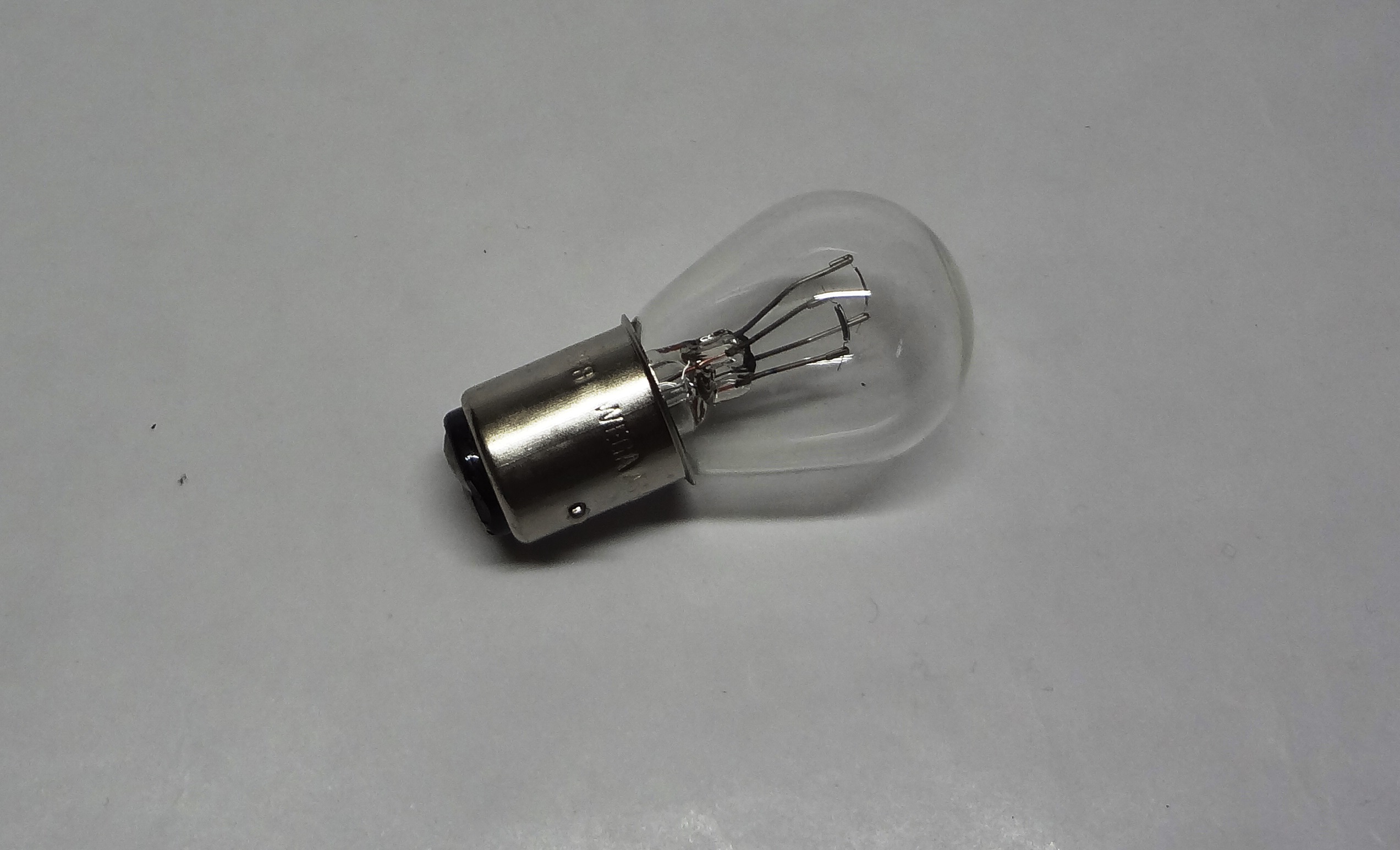LAMP.TRAS P/DESPAREJA 12v 21/5 BLANCA (BAY15-D)